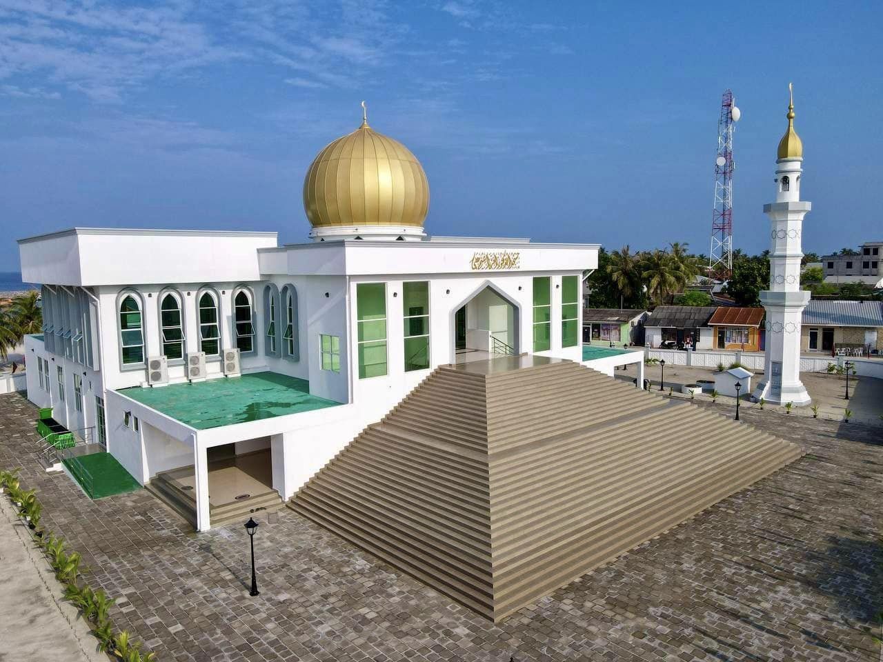 Masjid Al-Dukhtur Afrasheem Ali (Ungoofaaru Islamic Centre)